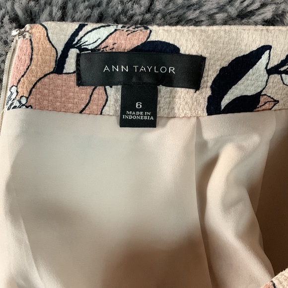 Ann Taylor lily Pencil Skirt -NEW Size 6 - Picture 3 of 6